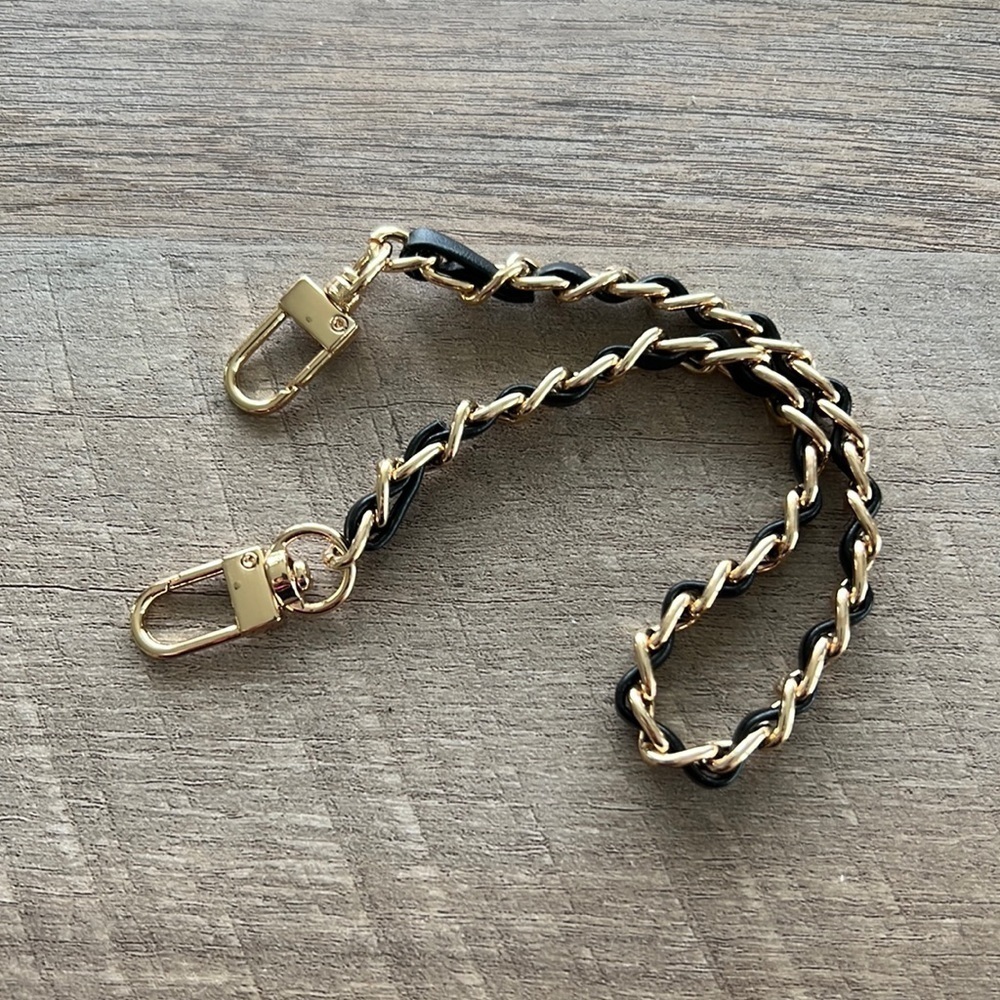 NWOT Gold & Black leather unbranded chain